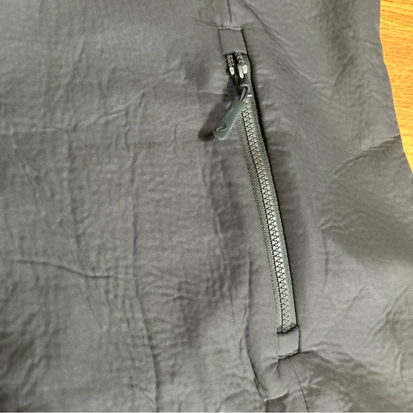 NWT WOMEN'S LEVELWEAR VERVE MADISON VEST, SIZE: XL, COLOR: BLACK/CHARCOAL - Picture 2 of 9